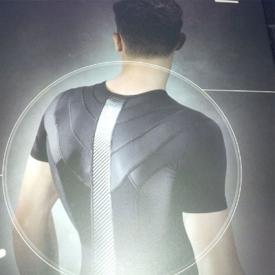 T-shirt posturale, un aiuto per la corretta posizione della schiena